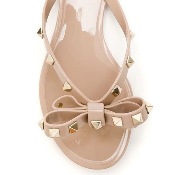 Cream + gold Rockstud Bow Beige Jelly Sandals NWOB - Picture 1 of 12